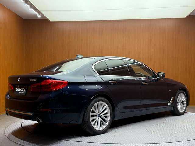 ＢＭＷ ５２３ｉ ラグジュアリー 千葉県 2017(平29)年 5.9万km インペリアル・ブルー・ブリリアント・エフェクト ＡＣＣ　/黒革　/ナビ　/ＴＶ　/３６０°Ｂｌｕｅｔｏｏｔｈ接続　/シートＨ　/パーキングアシストプラス　/アダプティブＬＥＤライト　/電動トランク　/ハイビームアシスト　/衝突軽減Ｂ　/ＢＳＭ　/ＬＫＡ/ドラレコ　/ＥＴＣ