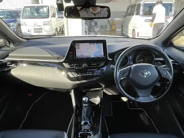 トヨタ Ｃ－ＨＲ G モード ネロ 宮崎県 2019(平31)年 7.2万km ホワイトパールクリスタルシャイン 純正SDナビ/（CD/DVD/AM/FM/BT)/フルセグTV/バックカカメラ/ステアリングスイッチ/クルーズコントロール/D席/N席シートヒーター/クリアランスソナー/ハーフレザーシート/ドライブレコーダー/ブラインドスポットモニタ/ETC