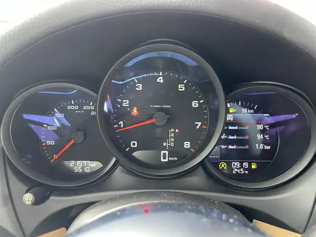 ポルシェ マカン 栃木県 2019(平31)年 2.2万km 白 キャメルレザー　/純正ナビ　/バックカメラ　/サイドカメラ　/ＥＴＣ　/シートヒーター　/パワーバックドア　/ＬＥＤヘッドライト　/純正１８インチアルミ　/クルーズコントロール　/パドルシフト　/クリアランスソナー