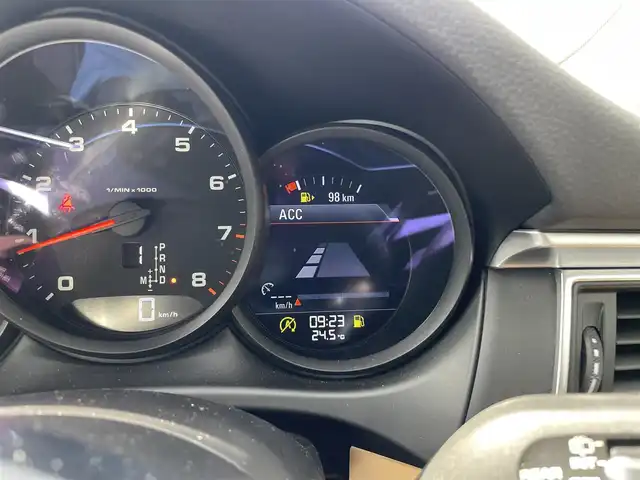 ポルシェ マカン 栃木県 2019(平31)年 2.2万km 白 キャメルレザー　/純正ナビ　/バックカメラ　/サイドカメラ　/ＥＴＣ　/シートヒーター　/パワーバックドア　/ＬＥＤヘッドライト　/純正１８インチアルミ　/クルーズコントロール　/パドルシフト　/クリアランスソナー