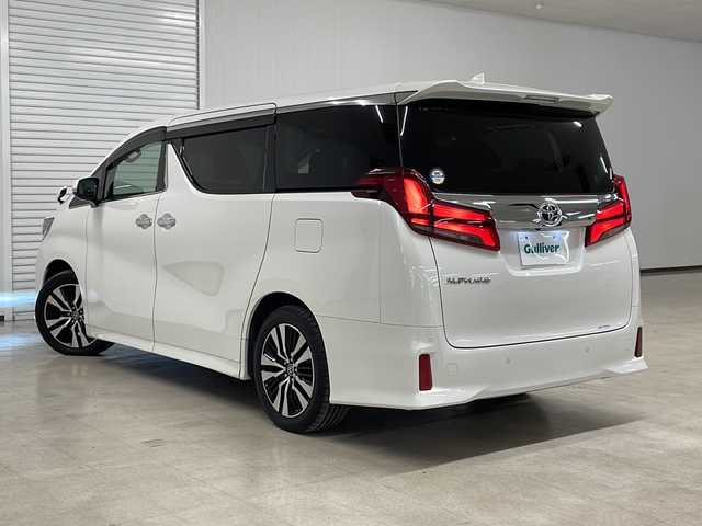 トヨタ アルファード S Cパッケージ 熊本県 2020(令2)年 8.9万km ホワイトパールクリスタルシャイン 純正メモリナビ（ＣＤ/ＤＶＤ/ＢＴ/ラジオ/フルセグ）/サンルーフ/フリップダウンモニター/バックカメラ/ドライブレコーダー/ＥＴＣ/両側パワースライドドア/Ｄ・Ｎ席パワーシート/Ｄ席メモリーシート/Ｄ・Ｎ席シートヒーター・エアシート/パワーバックドア/レーダークルーズコントロール/レーンキープ/衝突軽減システム/横滑り防止装置/前後コーナーセンサー/ステアリングヒーター/ステアリングスイッチ/オートハイビーム/オートライト/フォグランプ/電動パーキングブレーキ（オートホールド付き）/純正フロアマット/ドアバイザー/純正18インチＡＷ/プッシュスタート/スマートキー