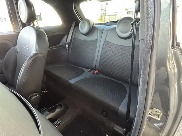 フィアット ５００Ｓ ツインエア 宮城県 2013(平25)年 12.3万km ガンＭ ・純正オーディオ/（FM/AM/CD)/・アイドリングストップ/（スタートストップ機能）/・ハーフレザーシート/・革ステアリング/・ステアリングスイッチ/・フロントフォグランプ/・リアフォグランプ/・ETC/・ISOFIX/・社外15インチアルミホイール（冬）/・純正15インチアルミホイール付き（夏）/・フロアマット/・Wエアバッグ+サイドエアバッグ/ABS/・取扱説明書