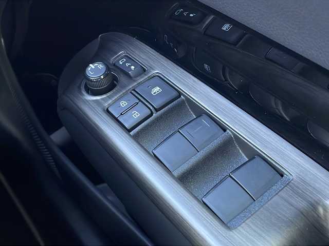 トヨタ アクア Z 山口県 2021(令3)年 0.6万km プラチナホワイトパールマイカ 純正ディスプレイオーディオ/・コネクティッドナビ/・AppleCarplay/・AndroidAuto/・フルセグTV/・Bluetooth接続/・アラウンドビューモニター/ビルトインETC/ドライブレコーダー/Toyota Safety Sense/・プリクラッシュセーフティ/・レーントレーシングアシスト/・ロードサインアシスト/・レーダークルーズコントロール/・先行車発進告知機能/・ブラインドスポットモニター/・クリアランスソナー/USB入力端子/純正フロアマット/ハーフレザーシート/シートヒーター/パワーシート前席/スマートキー/プッシュスタート/スペアキー1本/ステアリングヒーター/モデリスタフルエアロ/純正16インチアルミホイール/純正LEDライト/オートマチックハイビーム/ドアバイザー/ウィンカーミラー/保証書/取扱説明書