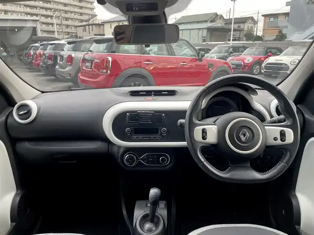 ルノー トゥインゴ インテンス 栃木県 2018(平30)年 5.4万km 白 純正オーディオ/(AM/FM/USB)/純正15インチアルミ /ETC /オートエアコン /クルーズコントロール /コーナーセンサー/保証書/取扱説明書/スペアキー