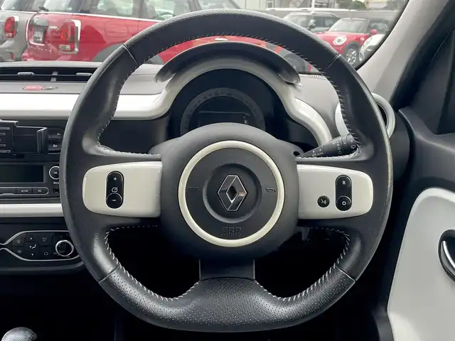 ルノー トゥインゴ インテンス 栃木県 2018(平30)年 5.4万km 白 純正オーディオ/(AM/FM/USB)/純正15インチアルミ /ETC /オートエアコン /クルーズコントロール /コーナーセンサー/保証書/取扱説明書/スペアキー