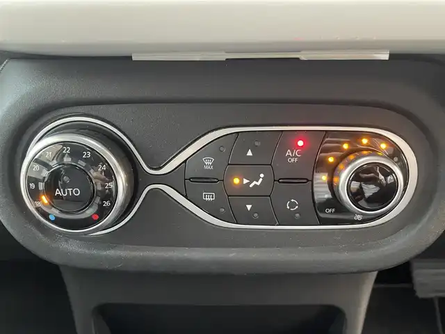ルノー トゥインゴ インテンス 栃木県 2018(平30)年 5.4万km 白 純正オーディオ/(AM/FM/USB)/純正15インチアルミ /ETC /オートエアコン /クルーズコントロール /コーナーセンサー/保証書/取扱説明書/スペアキー
