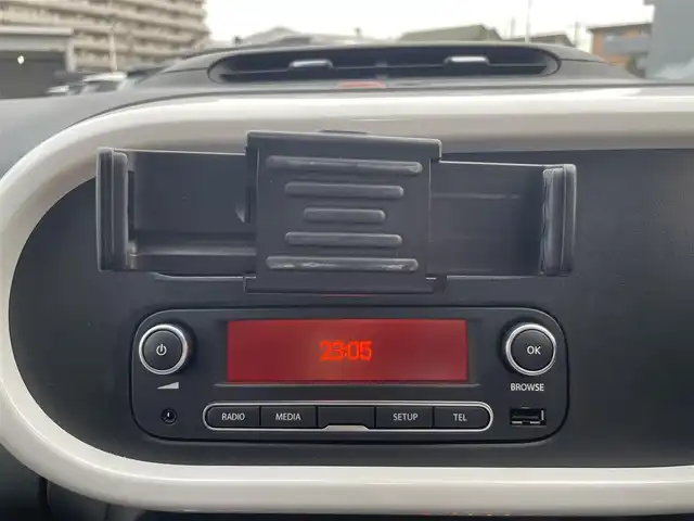ルノー トゥインゴ インテンス 栃木県 2018(平30)年 5.4万km 白 純正オーディオ/(AM/FM/USB)/純正15インチアルミ /ETC /オートエアコン /クルーズコントロール /コーナーセンサー/保証書/取扱説明書/スペアキー