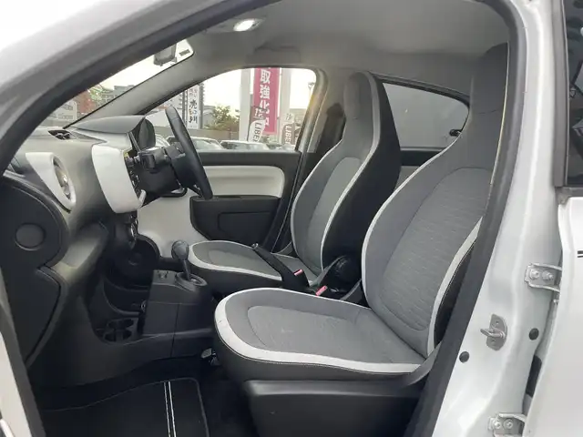 ルノー トゥインゴ インテンス 栃木県 2018(平30)年 5.4万km 白 純正オーディオ/(AM/FM/USB)/純正15インチアルミ /ETC /オートエアコン /クルーズコントロール /コーナーセンサー/保証書/取扱説明書/スペアキー