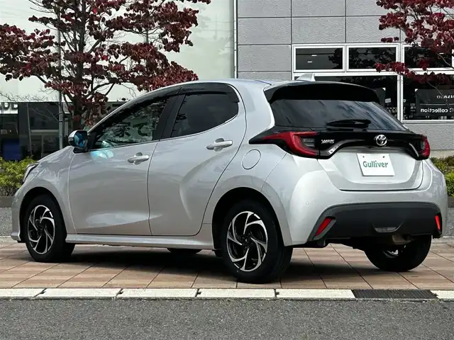 トヨタ ヤリス 福島県 2020(令2)年 2.4万km シルバーM 純正ナビ/バックカメラ/Bluetooth接続/ビルドインETC/ドラレコ/シートヒーター/レーンアシストキープ/クルーズコントロール/コーナーセンサ/アイドリングストップ/プッシュスタート/ドアバイザー/モデリスタホイール（15インチ）