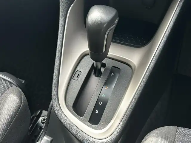 トヨタ ヤリス 福島県 2020(令2)年 2.4万km シルバーM 純正ナビ/バックカメラ/Bluetooth接続/ビルドインETC/ドラレコ/シートヒーター/レーンアシストキープ/クルーズコントロール/コーナーセンサ/アイドリングストップ/プッシュスタート/ドアバイザー/モデリスタホイール（15インチ）