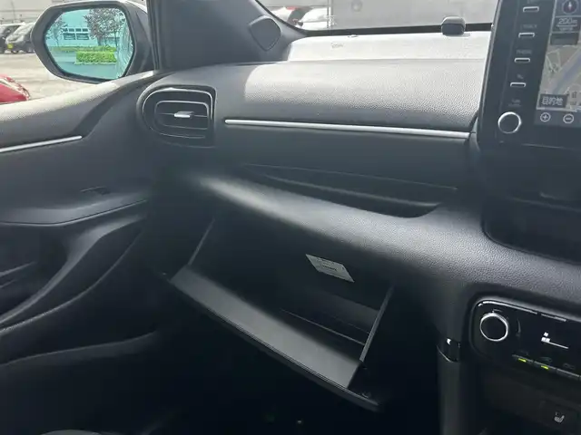 トヨタ ヤリス 福島県 2020(令2)年 2.4万km シルバーM 純正ナビ/バックカメラ/Bluetooth接続/ビルドインETC/ドラレコ/シートヒーター/レーンアシストキープ/クルーズコントロール/コーナーセンサ/アイドリングストップ/プッシュスタート/ドアバイザー/モデリスタホイール（15インチ）