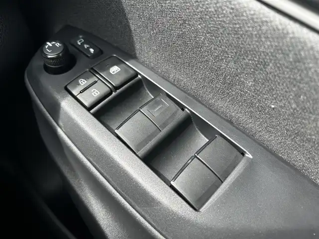 トヨタ ヤリス 福島県 2020(令2)年 2.4万km シルバーM 純正ナビ/バックカメラ/Bluetooth接続/ビルドインETC/ドラレコ/シートヒーター/レーンアシストキープ/クルーズコントロール/コーナーセンサ/アイドリングストップ/プッシュスタート/ドアバイザー/モデリスタホイール（15インチ）