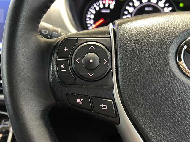 トヨタ ヴォクシー ZS 煌Ⅱ 静岡県 2019(令1)年 6.2万km ブラック 純正ナビ/・（Bluetooth/CD/DVD/フルセグTV/　SD/ラジオ/主要装備/・クルーズコントロール/・レーンキープアシスト/・プリクラッシュセーフティー/・アイドリングストップ/・バックカメラ/・後席モニター/・コーナーセンサー/・横滑り防止装置/・ウォークスルー/・ステアリングリモコン/・オートライト/・オートハイビーム/・フォグランプ/・ドライブレコーダー/・ETC2.0