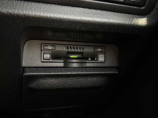 トヨタ ヴォクシー ZS 煌Ⅱ 静岡県 2019(令1)年 6.2万km ブラック 純正ナビ/・（Bluetooth/CD/DVD/フルセグTV/　SD/ラジオ/主要装備/・クルーズコントロール/・レーンキープアシスト/・プリクラッシュセーフティー/・アイドリングストップ/・バックカメラ/・後席モニター/・コーナーセンサー/・横滑り防止装置/・ウォークスルー/・ステアリングリモコン/・オートライト/・オートハイビーム/・フォグランプ/・ドライブレコーダー/・ETC2.0