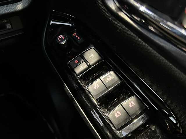 トヨタ ヴォクシー ZS 煌Ⅱ 静岡県 2019(令1)年 6.2万km ブラック 純正ナビ/・（Bluetooth/CD/DVD/フルセグTV/　SD/ラジオ/主要装備/・クルーズコントロール/・レーンキープアシスト/・プリクラッシュセーフティー/・アイドリングストップ/・バックカメラ/・後席モニター/・コーナーセンサー/・横滑り防止装置/・ウォークスルー/・ステアリングリモコン/・オートライト/・オートハイビーム/・フォグランプ/・ドライブレコーダー/・ETC2.0