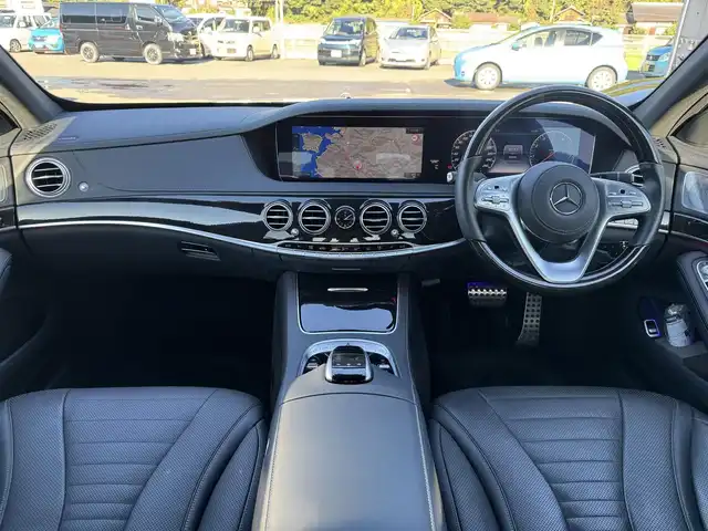 メルセデス・ベンツ Ｓ４５０ エクスクルーシブAMGラインプラ 愛媛県 2019(令1)年 4万km イリジウムシルバー AMGラインプラス（メーカーOP）/・AMGスタイリングパッケージ/・20インチAMGアルミ/・ヘッドアップディスプレイ/・本革巻ウッドステアリング/パノラミックスライディングルーフ/12.3インチCOMANDシステム/・HDDナビ/・Burmesterサウンドシステム/・AM/FM/フルセグTV/USB/SD/Bluetooth/・AppleCarPlay/AndroidAuto/・ETC2.0/全車速追従クルーズコントロール（自動再発進機能付）/アクティブステアリングアシスト/・アクティブレーンチェンジアシスト/アクティブブレーキアシスト/ブレインドスポットアシスト/トラフィックサインアシスト/ブレーキホールド・ヒルスタートアシスト/マルチビームLED（ハイビームアシスト付）/360°カメラ/コーナーセンサー/タイヤ空気圧センサー/本革シート（黒）/・メモリー付きパワーシート（前席）/・電動ランバーサポート/・シートヒーター（全席）/・シートベンチレーション（前席）/・リラクゼーション機能/レインセンサー/アンビエントライト（64色）/スマートエントリー/プッシュスタート/自動開閉トランクリッド/置くだけ充電/取説・保証書/スペアキー