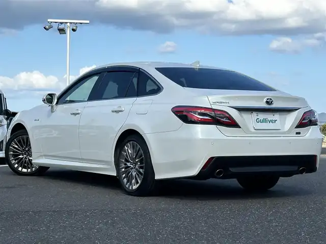 トヨタ クラウン ハイブリッド S Cパッケージ 島根県 2019(平31)年 3.8万km ホワイトパールクリスタルシャイン 登録時走行距離37172km/純正SDナビ【CD/DVD/Blue-lay/Bluetooth】/フルセグテレビ/バックカメラ/プリクラッシュセーフティシステム/レーダークルーズコントロール/レーンキープアシススト/ブラインドスポットモニター/クリアランスソナー/パーキングサポート/パドルシフト/前席パワーシート/前席シートヒーター/ステアリングヒーター/ヘッドアップディスプレイ/LEDヘッドライト/オートライト/オートハイビーム/ビルトインETC2.0/純正18インチAW/禁煙車