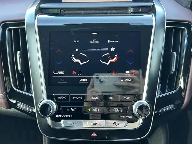 トヨタ クラウン ハイブリッド S Cパッケージ 島根県 2019(平31)年 3.8万km ホワイトパールクリスタルシャイン 登録時走行距離37172km/純正SDナビ【CD/DVD/Blue-lay/Bluetooth】/フルセグテレビ/バックカメラ/プリクラッシュセーフティシステム/レーダークルーズコントロール/レーンキープアシススト/ブラインドスポットモニター/クリアランスソナー/パーキングサポート/パドルシフト/前席パワーシート/前席シートヒーター/ステアリングヒーター/ヘッドアップディスプレイ/LEDヘッドライト/オートライト/オートハイビーム/ビルトインETC2.0/純正18インチAW/禁煙車