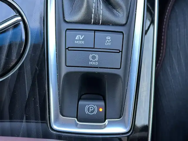 トヨタ クラウン ハイブリッド S Cパッケージ 島根県 2019(平31)年 3.8万km ホワイトパールクリスタルシャイン 登録時走行距離37172km/純正SDナビ【CD/DVD/Blue-lay/Bluetooth】/フルセグテレビ/バックカメラ/プリクラッシュセーフティシステム/レーダークルーズコントロール/レーンキープアシススト/ブラインドスポットモニター/クリアランスソナー/パーキングサポート/パドルシフト/前席パワーシート/前席シートヒーター/ステアリングヒーター/ヘッドアップディスプレイ/LEDヘッドライト/オートライト/オートハイビーム/ビルトインETC2.0/純正18インチAW/禁煙車