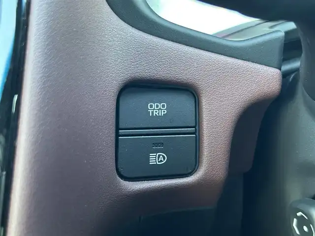 トヨタ クラウン ハイブリッド S Cパッケージ 島根県 2019(平31)年 3.8万km ホワイトパールクリスタルシャイン 登録時走行距離37172km/純正SDナビ【CD/DVD/Blue-lay/Bluetooth】/フルセグテレビ/バックカメラ/プリクラッシュセーフティシステム/レーダークルーズコントロール/レーンキープアシススト/ブラインドスポットモニター/クリアランスソナー/パーキングサポート/パドルシフト/前席パワーシート/前席シートヒーター/ステアリングヒーター/ヘッドアップディスプレイ/LEDヘッドライト/オートライト/オートハイビーム/ビルトインETC2.0/純正18インチAW/禁煙車