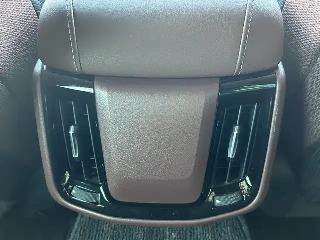 トヨタ クラウン ハイブリッド S Cパッケージ 島根県 2019(平31)年 3.8万km ホワイトパールクリスタルシャイン 登録時走行距離37172km/純正SDナビ【CD/DVD/Blue-lay/Bluetooth】/フルセグテレビ/バックカメラ/プリクラッシュセーフティシステム/レーダークルーズコントロール/レーンキープアシススト/ブラインドスポットモニター/クリアランスソナー/パーキングサポート/パドルシフト/前席パワーシート/前席シートヒーター/ステアリングヒーター/ヘッドアップディスプレイ/LEDヘッドライト/オートライト/オートハイビーム/ビルトインETC2.0/純正18インチAW/禁煙車