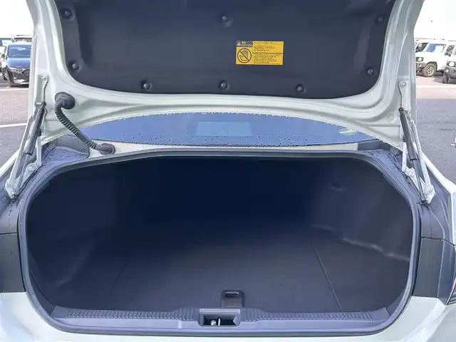 トヨタ クラウン ハイブリッド S Cパッケージ 島根県 2019(平31)年 3.8万km ホワイトパールクリスタルシャイン 登録時走行距離37172km/純正SDナビ【CD/DVD/Blue-lay/Bluetooth】/フルセグテレビ/バックカメラ/プリクラッシュセーフティシステム/レーダークルーズコントロール/レーンキープアシススト/ブラインドスポットモニター/クリアランスソナー/パーキングサポート/パドルシフト/前席パワーシート/前席シートヒーター/ステアリングヒーター/ヘッドアップディスプレイ/LEDヘッドライト/オートライト/オートハイビーム/ビルトインETC2.0/純正18インチAW/禁煙車