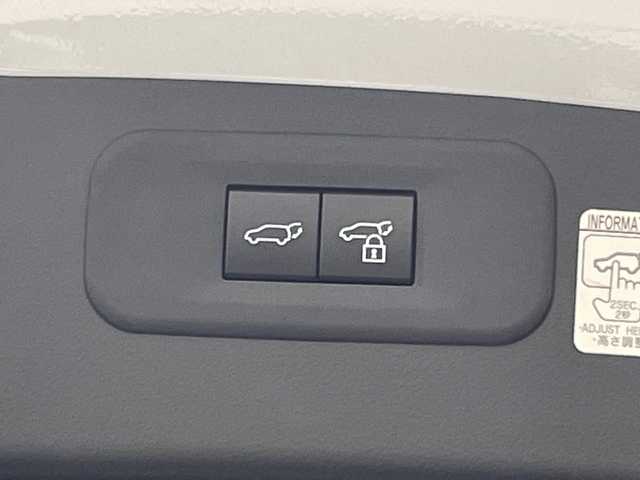 レクサス ＮＸ 350h Fスポーツ 愛媛県 2023(令5)年 3万km ホワイトノーヴァガラスフレーク ・パノラマルーフ/・ルーフレールブラック塗装/・デジタルインナーミラー/・”FSPORT”オレンジブレーキキャリパー（フロントLEXUSロゴ）/・プロジェクションカーテシイルミ/・フロントバンパーガーニッシュ/・マークレビンソンプレミアムサラウンドサウンドシステム/ーーーーーーーーーーーーーーーーーーーーーーーーーーー/ワンオーナー パノラマルーフ 純正14型ナビ 全周囲カメラ デジタルインナーミラー アダプティブクルーズコントロール 電動リアゲートETC2.0 衝突被害軽減ブレーキ ブラインドスポットモニター レーンアシスト コーナーセンサー ３眼LEDヘッドライト オートマチックハイビーム　TRDリアエアロ　オレンジキャリパー　マークレビンソン　シートヒーター　エアシート　前後クリアランスソナー　