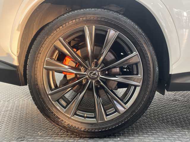 レクサス ＮＸ 350h Fスポーツ 愛媛県 2023(令5)年 3万km ホワイトノーヴァガラスフレーク ・パノラマルーフ/・ルーフレールブラック塗装/・デジタルインナーミラー/・”FSPORT”オレンジブレーキキャリパー（フロントLEXUSロゴ）/・プロジェクションカーテシイルミ/・フロントバンパーガーニッシュ/・マークレビンソンプレミアムサラウンドサウンドシステム/ーーーーーーーーーーーーーーーーーーーーーーーーーーー/ワンオーナー パノラマルーフ 純正14型ナビ 全周囲カメラ デジタルインナーミラー アダプティブクルーズコントロール 電動リアゲートETC2.0 衝突被害軽減ブレーキ ブラインドスポットモニター レーンアシスト コーナーセンサー ３眼LEDヘッドライト オートマチックハイビーム　TRDリアエアロ　オレンジキャリパー　マークレビンソン　シートヒーター　エアシート　前後クリアランスソナー　