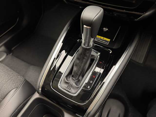 ホンダ ヴェゼル ハイブリッド e:HEV Z 兵庫県 2025(令7)年 0.1千km プラチナホワイトパール 登録済未使用車/純正ディスプレイオーディオ/純正メモリナビ/（Bluetooth/フルセグ)/ApplecarPlay/AndroidAuto/ワイヤレス充電/コーナーセンサー/LKA/PCS/BSM/ACC/バックカメラ/パドルシフト/ビルトインETC2.0/D+N席シートヒーター/ハーフレザー/LEDヘッドライト/LEDフォグランプ/オートハイビーム/純正18インチアルミホイール/スペアキー×１