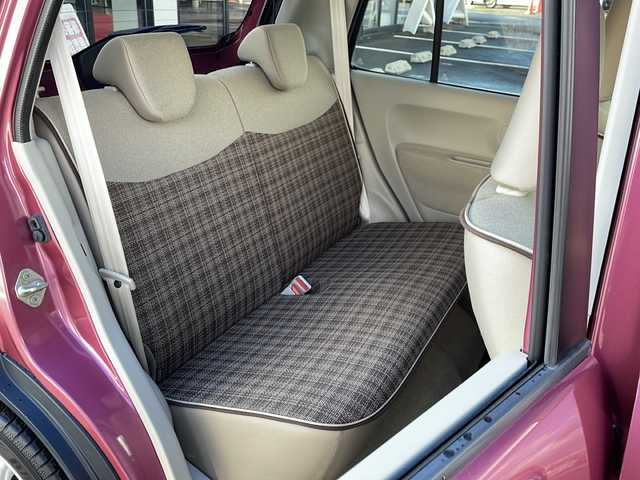 スズキ ラパン X 道東・釧路十勝 2015(平27)年 9.1万km カシスピンクパールメタリック ・４WD/・社外SDメモリナビ/（CD・DVD・BT・フルセグ・ラジオ）/・バックカメラ/・前席シートヒーター/・純正フロアマット/・アイドリングストップ/・ETC２.0/・社外エンジンスターター/・電動格納ミラー/・ウィンカーミラー/・ドアバイザー/・LEDヘッドリト/・オートライト/・横滑り防止装置/・衝突被害軽減ブレーキ/・保証書/・取扱説明書