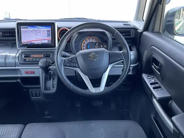 スズキ スペーシア ギア 山梨県 2019(令1)年 10.8万km ツールグリーンパールメタリック/ガンメタリック2トーンルーフ (株)IDOMが運営する【じしゃロン甲府店】の自社ローン専用車両になります。/こちらは現金またはオートローンご利用時の価格です。自社ローンご希望の方は別途その旨お申付け下さい/純正8インチメモリーナビ/（フルセグTV・DVD・CD・SD・BTオーディオ）/バックカメラ/両側パワースライドドア/ETC/スマートキー/前席シートヒーター/LEDヘッドライト/フォグランプ/オートライト/新車時保証書/取扱説明書