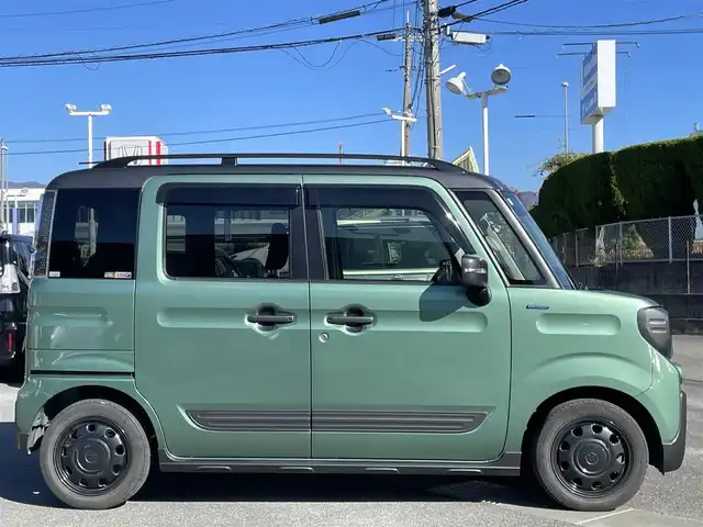 スズキ スペーシア ギア 山梨県 2019(令1)年 10.8万km ツールグリーンパールメタリック/ガンメタリック2トーンルーフ (株)IDOMが運営する【じしゃロン甲府店】の自社ローン専用車両になります。/こちらは現金またはオートローンご利用時の価格です。自社ローンご希望の方は別途その旨お申付け下さい/純正8インチメモリーナビ/（フルセグTV・DVD・CD・SD・BTオーディオ）/バックカメラ/両側パワースライドドア/ETC/スマートキー/前席シートヒーター/LEDヘッドライト/フォグランプ/オートライト/新車時保証書/取扱説明書