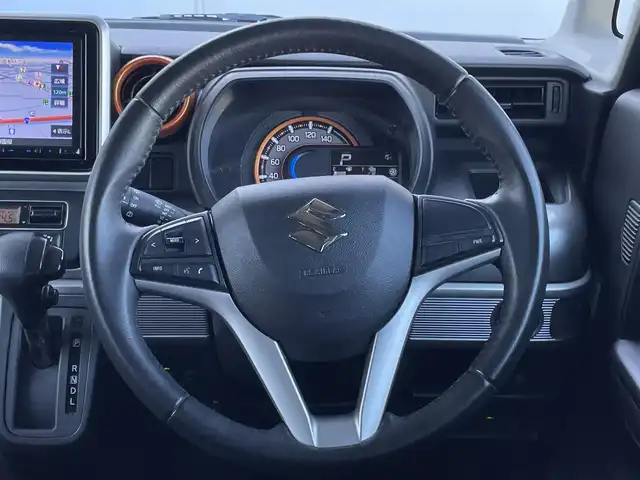 スズキ スペーシア ギア 山梨県 2019(令1)年 10.8万km ツールグリーンパールメタリック/ガンメタリック2トーンルーフ (株)IDOMが運営する【じしゃロン甲府店】の自社ローン専用車両になります。/こちらは現金またはオートローンご利用時の価格です。自社ローンご希望の方は別途その旨お申付け下さい/純正8インチメモリーナビ/（フルセグTV・DVD・CD・SD・BTオーディオ）/バックカメラ/両側パワースライドドア/ETC/スマートキー/前席シートヒーター/LEDヘッドライト/フォグランプ/オートライト/新車時保証書/取扱説明書