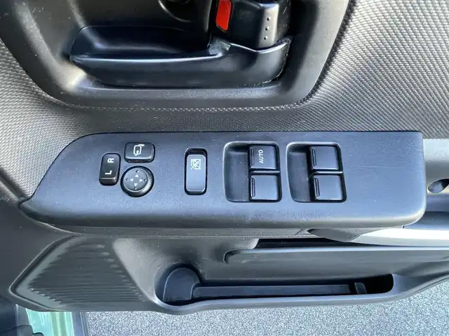 スズキ スペーシア ギア 山梨県 2019(令1)年 10.8万km ツールグリーンパールメタリック/ガンメタリック2トーンルーフ (株)IDOMが運営する【じしゃロン甲府店】の自社ローン専用車両になります。/こちらは現金またはオートローンご利用時の価格です。自社ローンご希望の方は別途その旨お申付け下さい/純正8インチメモリーナビ/（フルセグTV・DVD・CD・SD・BTオーディオ）/バックカメラ/両側パワースライドドア/ETC/スマートキー/前席シートヒーター/LEDヘッドライト/フォグランプ/オートライト/新車時保証書/取扱説明書