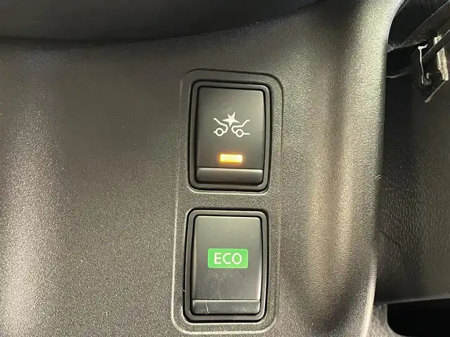 日産 セレナ ハイウェイスターVセレクションⅡ 岩手県 2019(令1)年 8.8万km ブリリアントホワイトパール ４WD/ハンズフリー機能付きパワースライドドア/アラウンドビューモニター/プロパイロット/エマージェンシーブレーキ/レーンキープアシスト/前後ソナー/インテリジェントルームミラー/横滑り防止装置/アイドリングストップ/シートバックテーブル/ロールサンシェード/リヤオートエアコン/純正９インチナビ/ドライブレコーダー/ETC/LEDヘッドライト/純正１５インチアルミホイール/純正フロアマット