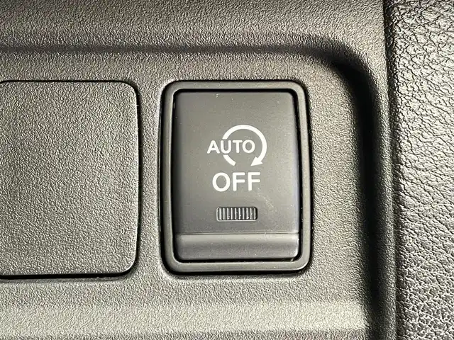 日産 セレナ ハイウェイスターVセレクションⅡ 岩手県 2019(令1)年 8.8万km ブリリアントホワイトパール ４WD/ハンズフリー機能付きパワースライドドア/アラウンドビューモニター/プロパイロット/エマージェンシーブレーキ/レーンキープアシスト/前後ソナー/インテリジェントルームミラー/横滑り防止装置/アイドリングストップ/シートバックテーブル/ロールサンシェード/リヤオートエアコン/純正９インチナビ/ドライブレコーダー/ETC/LEDヘッドライト/純正１５インチアルミホイール/純正フロアマット