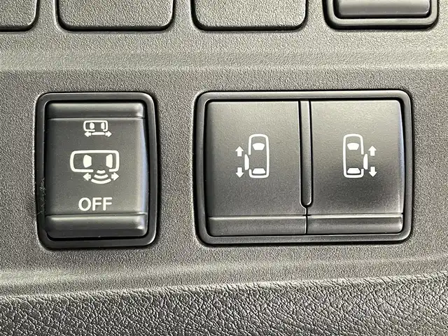 日産 セレナ ハイウェイスターVセレクションⅡ 岩手県 2019(令1)年 8.8万km ブリリアントホワイトパール ４WD/ハンズフリー機能付きパワースライドドア/アラウンドビューモニター/プロパイロット/エマージェンシーブレーキ/レーンキープアシスト/前後ソナー/インテリジェントルームミラー/横滑り防止装置/アイドリングストップ/シートバックテーブル/ロールサンシェード/リヤオートエアコン/純正９インチナビ/ドライブレコーダー/ETC/LEDヘッドライト/純正１５インチアルミホイール/純正フロアマット