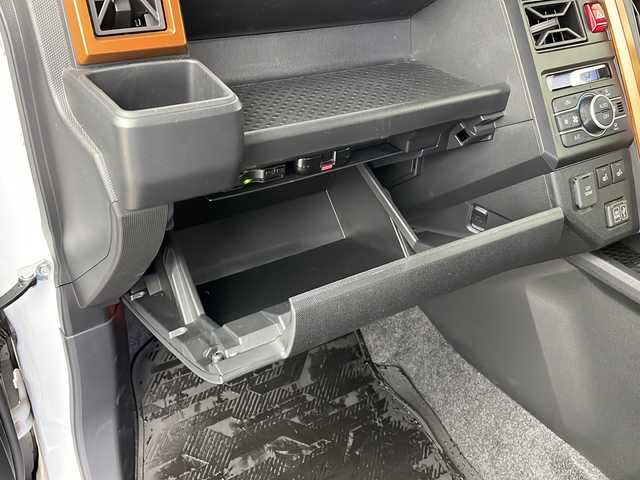 ダイハツ タフト G 大阪府 2021(令3)年 1.7万km シャイニングホワイトパール 純正ディスプレイオーディオ/(フルセグ.Bluetooth.AppleCarPlay.AndroidAuto)/バックカメラ/ガラスルーフ/スマートアシスト/LEDオートライト/ドライブレコーダー/コーナーセンサー/前席シートヒーター/電子制御パーキングブレーキ/ブレーキホールド/プッシュスタート/スマートキー×2/純正ラバーマット