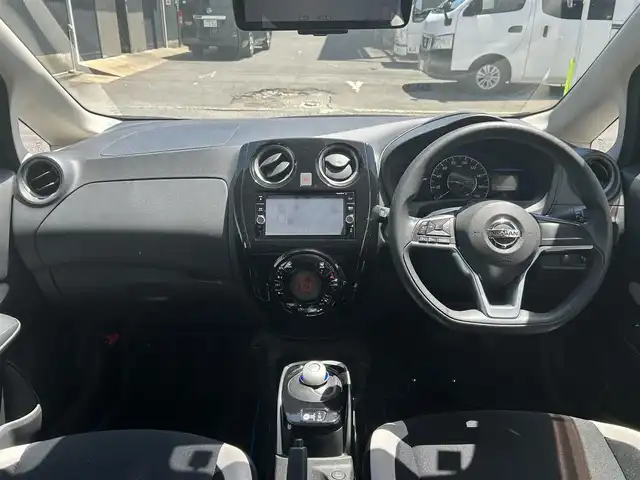 日産 ノート e－パワー X 長崎県 2018(平30)年 3.4万km スーパーブラック ワンオーナー/純正メモリナビ/(CD/DVD/BT/フルセグ)/全方位カメラ/衝突軽減ブレーキ/レーンアシスト/ETC/コーナーセンサー/デジタルインナーミラー/純正15インチAW