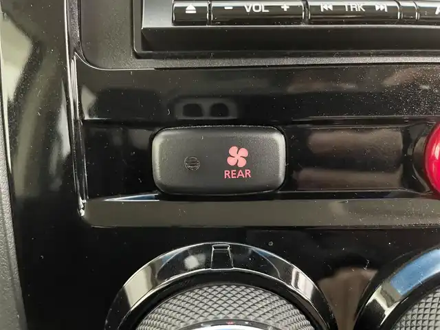 三菱 デリカＤ：５ G－Power package 道央・札幌 2014(平26)年 4.6万km ウォームホワイトP/クールシルバー ・4WD/・寒冷地仕様/・DIATONE SOUNDナビ/　CD/DVD/USB/SD/AUX/フルセグ/・純正ビルトインETC/・バックカメラ/・横滑り防止/・クルーズコントロール/・両側パワースライドドア/・左後ステップ/・パドルシフト/・ウォークスルー/・純正フロアマット/・純正18インチAW/・スペアバイザー/・プッシュスタート/・スマートキー/・ワイドバイザー/・オートライト/・フォグライト