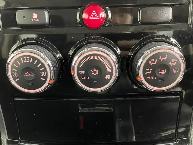 三菱 デリカＤ：５ G－Power package 道央・札幌 2014(平26)年 4.6万km ウォームホワイトP/クールシルバー ・4WD/・寒冷地仕様/・DIATONE SOUNDナビ/　CD/DVD/USB/SD/AUX/フルセグ/・純正ビルトインETC/・バックカメラ/・横滑り防止/・クルーズコントロール/・両側パワースライドドア/・左後ステップ/・パドルシフト/・ウォークスルー/・純正フロアマット/・純正18インチAW/・スペアバイザー/・プッシュスタート/・スマートキー/・ワイドバイザー/・オートライト/・フォグライト