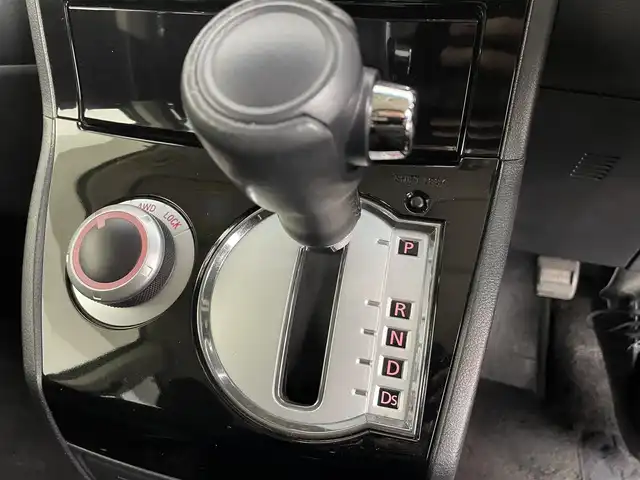 三菱 デリカＤ：５ G－Power package 道央・札幌 2014(平26)年 4.6万km ウォームホワイトP/クールシルバー ・4WD/・寒冷地仕様/・DIATONE SOUNDナビ/　CD/DVD/USB/SD/AUX/フルセグ/・純正ビルトインETC/・バックカメラ/・横滑り防止/・クルーズコントロール/・両側パワースライドドア/・左後ステップ/・パドルシフト/・ウォークスルー/・純正フロアマット/・純正18インチAW/・スペアバイザー/・プッシュスタート/・スマートキー/・ワイドバイザー/・オートライト/・フォグライト