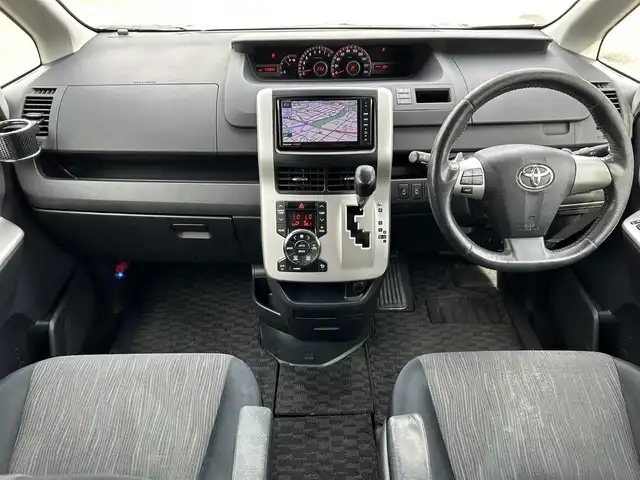 トヨタ ヴォクシー ZS 福島県 2010(平22)年 11.6万km ブラック 車外ナビ/（フルセグTV/CD/DVD/SD/AM・FM/USB/ipod)/バックカメラ/パドルシフト/ビルトインETC/オートライト（キセノン）/フォグランプ有/純正フロアマッド/ドアバイザー/ミラーウィンカー/プッシュスタート
