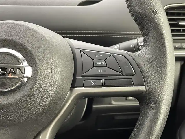 日産 セレナ ハイウェイスター 熊本県 2017(平29)年 7.4万km ダイヤモンドブラック ワンオーナー/禁煙車　/アルパインナビ（ＣＤ・ＤＶＤ・フルセグ・ＢＴ・ＳＤ）/全周囲カメラ　/純正前方ドライブレコーダー　/アルパイン後席モニター　/ビルトインＥＴＣ　/両側パワースライドドア　/クルーズコントロール/前後クリアランスソナー/衝突軽減ブレーキ/横滑り防止/アイドリングストップ/純正フロアマット/純正１６インチAW/オートライト/LEDヘッドライト/フォグライト/スマートキー/プッシュスタート/スペアキー1本/保証書/取扱説明書