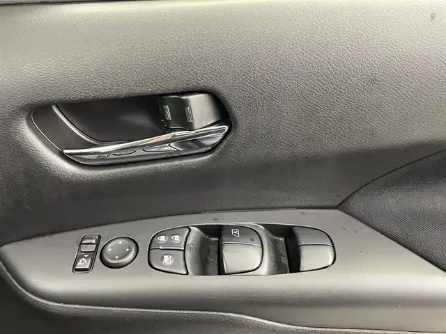 日産 セレナ ハイウェイスター 熊本県 2017(平29)年 7.4万km ダイヤモンドブラック ワンオーナー/禁煙車　/アルパインナビ（ＣＤ・ＤＶＤ・フルセグ・ＢＴ・ＳＤ）/全周囲カメラ　/純正前方ドライブレコーダー　/アルパイン後席モニター　/ビルトインＥＴＣ　/両側パワースライドドア　/クルーズコントロール/前後クリアランスソナー/衝突軽減ブレーキ/横滑り防止/アイドリングストップ/純正フロアマット/純正１６インチAW/オートライト/LEDヘッドライト/フォグライト/スマートキー/プッシュスタート/スペアキー1本/保証書/取扱説明書