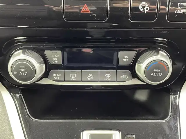 日産 セレナ ハイウェイスター 熊本県 2017(平29)年 7.4万km ダイヤモンドブラック ワンオーナー/禁煙車　/アルパインナビ（ＣＤ・ＤＶＤ・フルセグ・ＢＴ・ＳＤ）/全周囲カメラ　/純正前方ドライブレコーダー　/アルパイン後席モニター　/ビルトインＥＴＣ　/両側パワースライドドア　/クルーズコントロール/前後クリアランスソナー/衝突軽減ブレーキ/横滑り防止/アイドリングストップ/純正フロアマット/純正１６インチAW/オートライト/LEDヘッドライト/フォグライト/スマートキー/プッシュスタート/スペアキー1本/保証書/取扱説明書