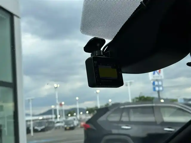 トヨタ ヴォクシー ハイブリッド ZS 煌Ⅱ 和歌山県 2019(令1)年 6.2万km ブラック 純正ナビ（NSZT-Y68T）/フルセグTV/（BT/CD/DVD）/バックカメラ/横滑り防止/衝突被害軽減ブレーキ/レーンキープアシスト/クルーズコントロール/オートライト/前後コーナーセンサー/フリップダウンモニター/前方ドラレコ/ビルトインETC/両側パワスラ/前席シートヒーター/LEDヘッドライト/フォグランプ/ステアリングリモコン/ステアリングヒーター/純正16インチアルミ/純正フロアマット