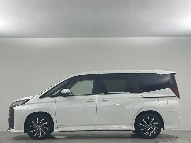 トヨタ ノア S－Z 埼玉県 2022(令4)年 1.7万km ホワイトパールクリスタルシャイン 純正１０．５型ディスプレイオーディオ　ナビ機能付　フルセグ　快適利便ＰＫＧ　純正１４型後席モニター　パワーバックドア　　デジタルインナーミラー　バックカメラ　ＬＥＤヘッドライト　ビルトインＥＴＣ