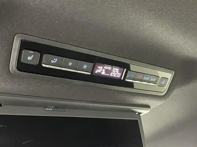 トヨタ ノア S－Z 埼玉県 2022(令4)年 1.7万km ホワイトパールクリスタルシャイン 純正１０．５型ディスプレイオーディオ　ナビ機能付　フルセグ　快適利便ＰＫＧ　純正１４型後席モニター　パワーバックドア　　デジタルインナーミラー　バックカメラ　ＬＥＤヘッドライト　ビルトインＥＴＣ