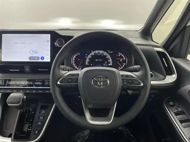 トヨタ ノア S－Z 埼玉県 2022(令4)年 1.7万km ホワイトパールクリスタルシャイン 純正１０．５型ディスプレイオーディオ　ナビ機能付　フルセグ　快適利便ＰＫＧ　純正１４型後席モニター　パワーバックドア　　デジタルインナーミラー　バックカメラ　ＬＥＤヘッドライト　ビルトインＥＴＣ